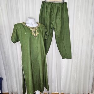 Green Embroidered Kurta Set XL